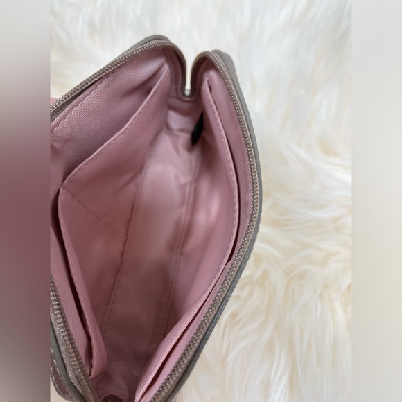 Coach Beach Canvass Cosmetic Bag Beach Shell Retired  Metallic Bronze Trim - Picture 10 of 10